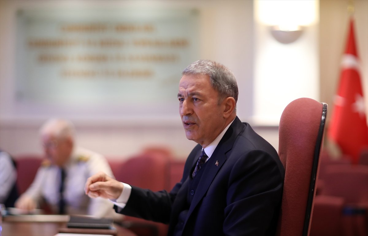 a Bakan Hulusi Akar, yeni korona tedbirlerini açıkladı