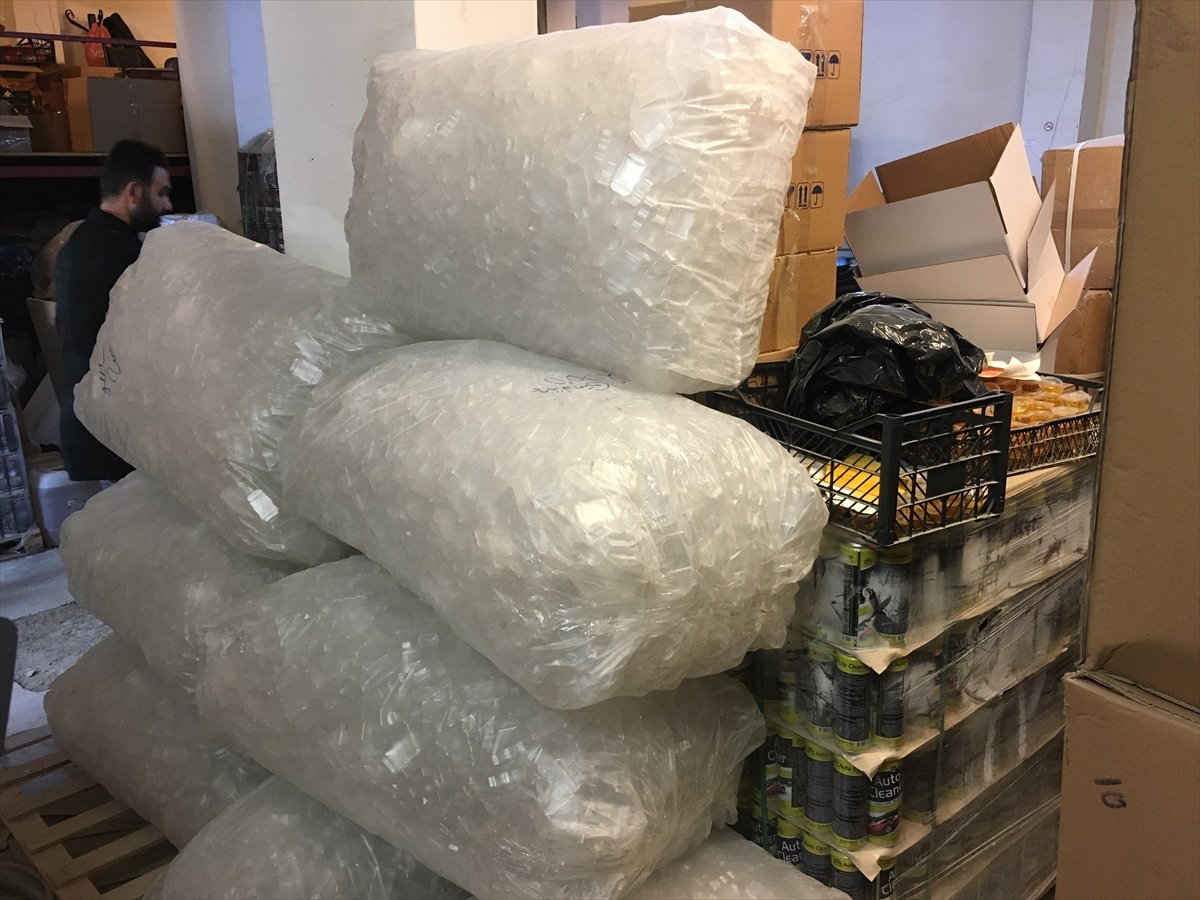 İstanbul'da sahte dezenfektan üreten iş yerine baskın