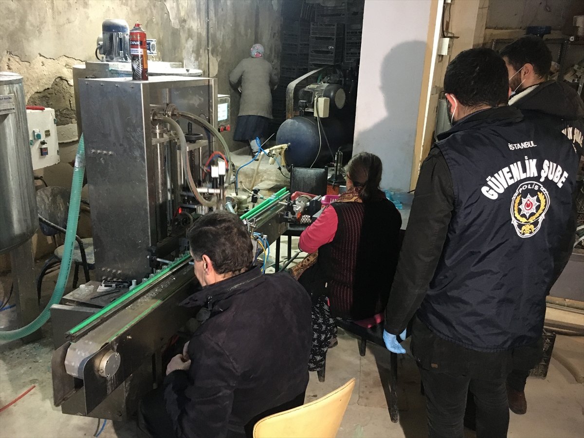 İstanbul'da sahte dezenfektan üreten iş yerine baskın