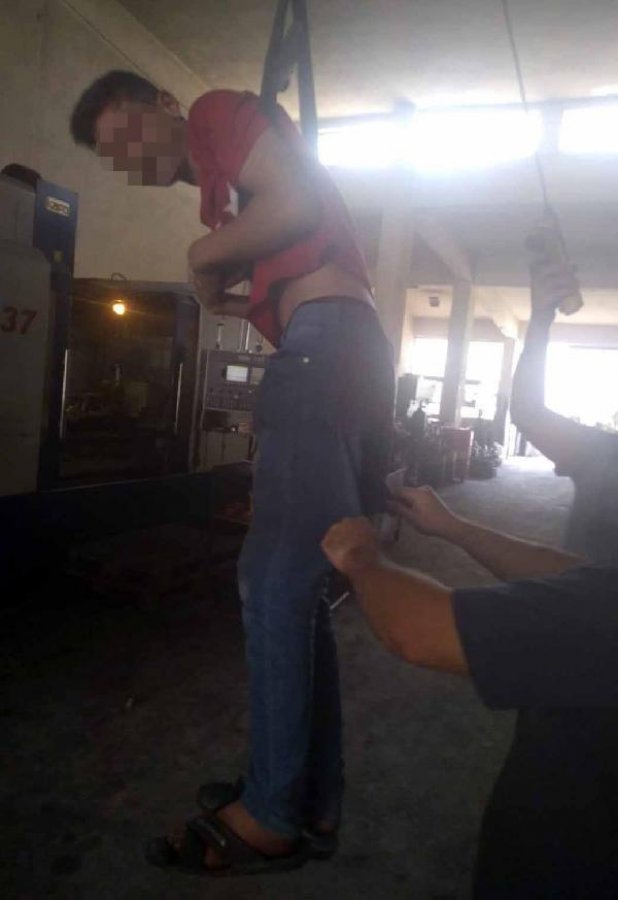 Çıraklarını dövüp tavana asan iki patron, tahliye edildi