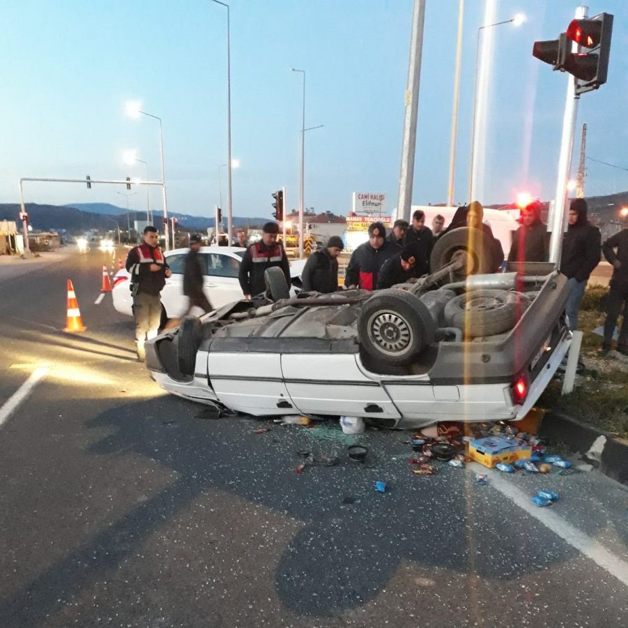Manisa'da trafik kazası: 5 yaralı