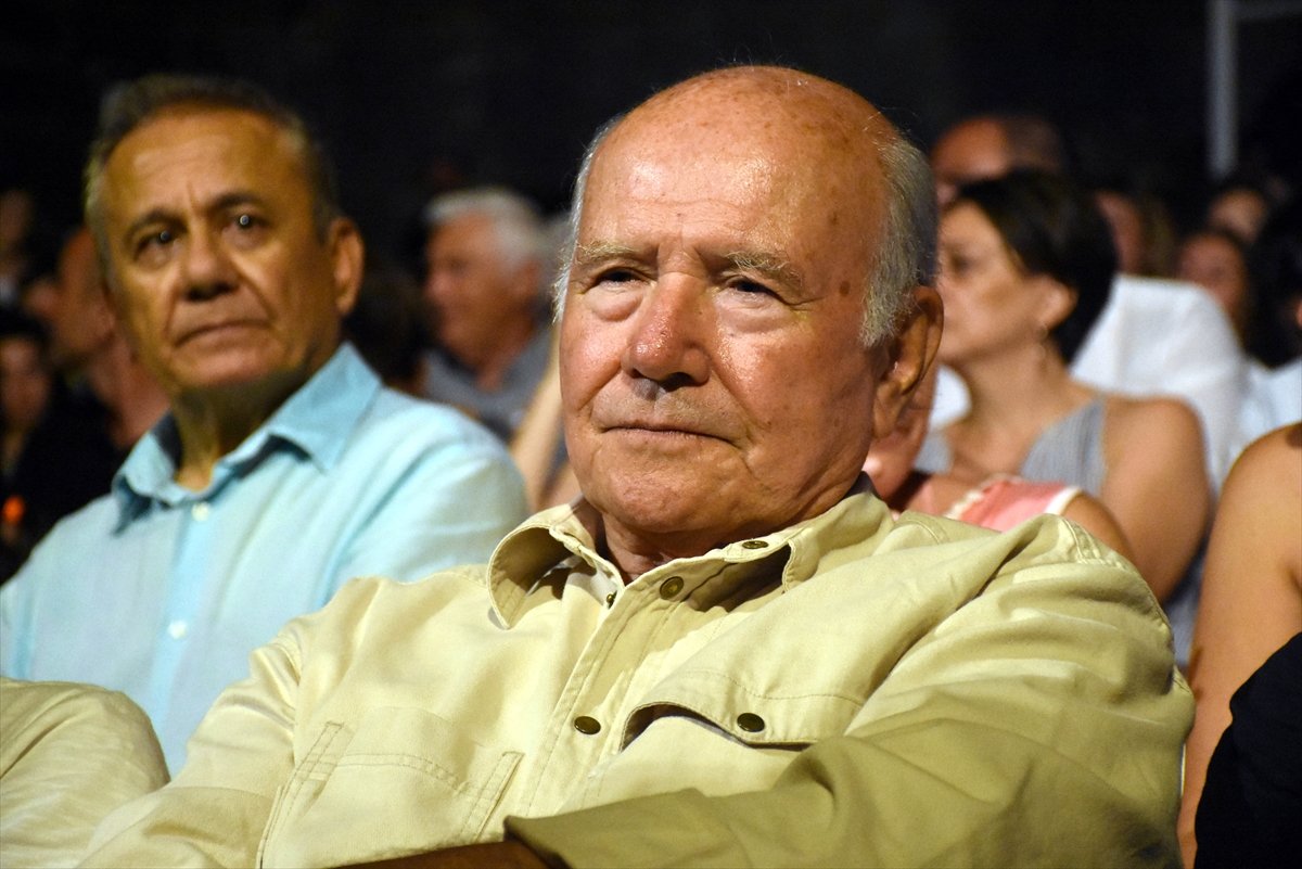 Aytaç Yalman, koronavirüs nedeniyle hayatını kaybetti