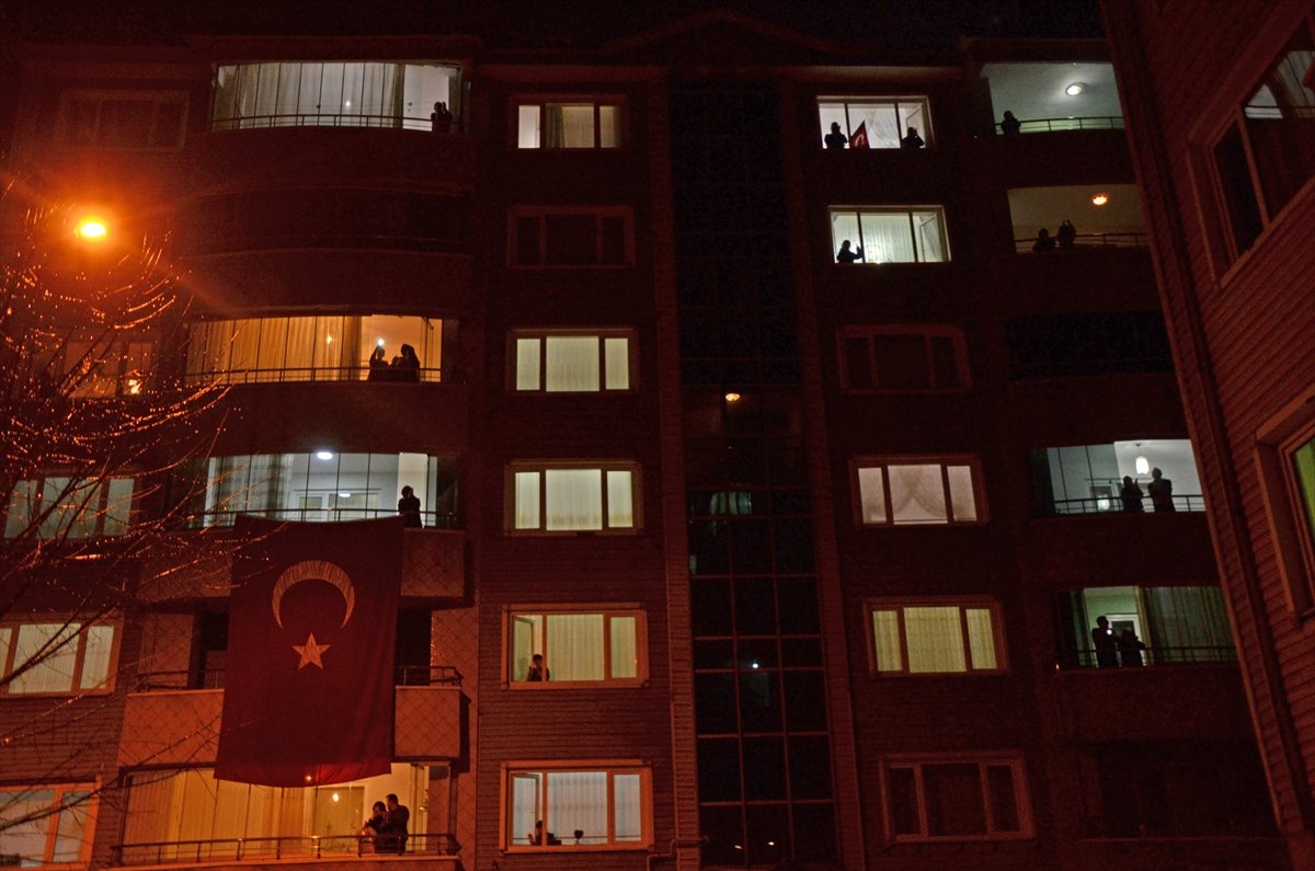 Cumhurbaşkanı Erdoğan ve eşinden sağlık çalışanlarına destek