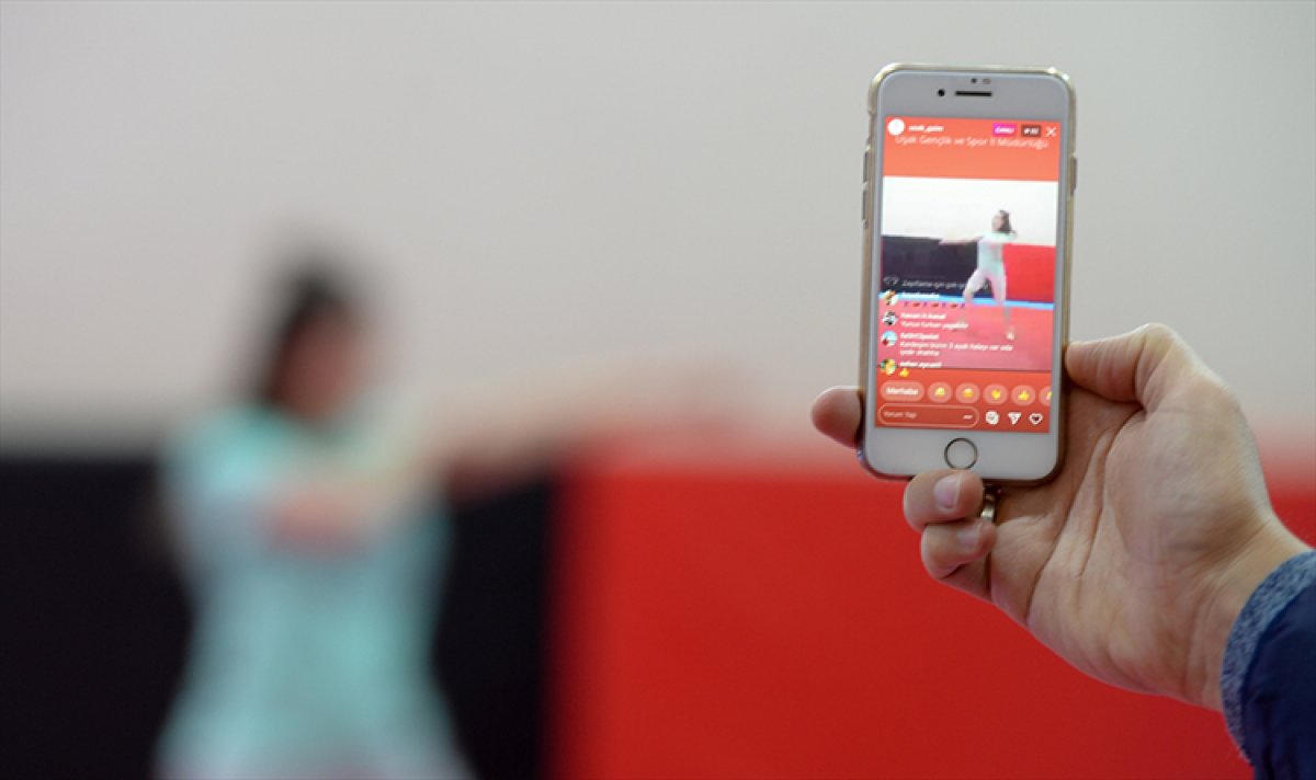 a 'Evde kal' çağrısına uyanlara internetten spor programı