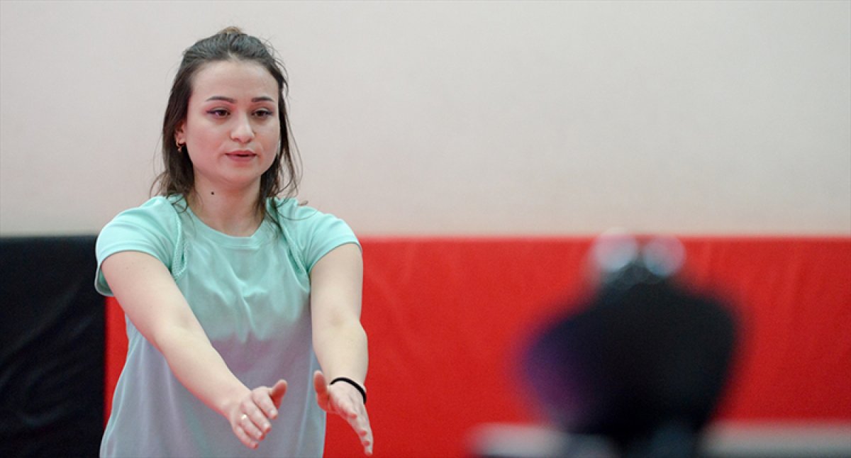 a 'Evde kal' çağrısına uyanlara internetten spor programı