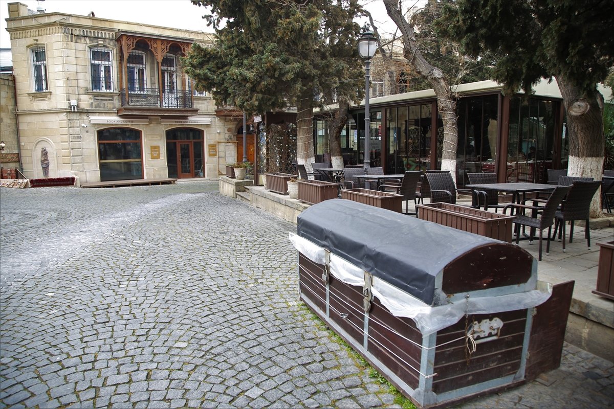 a Azerbaycan'da korona virüse karşı yeni önlemler