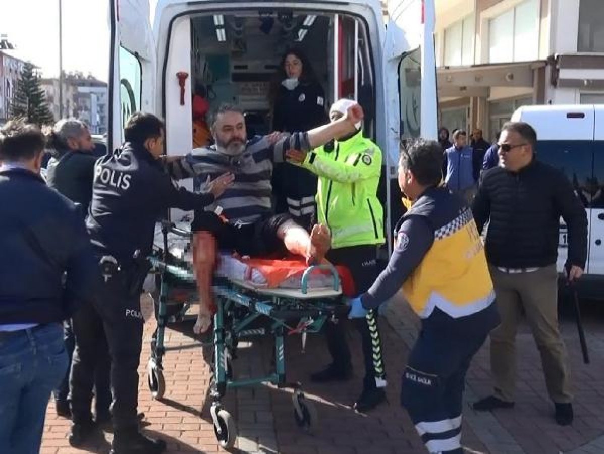 d Şizofreni hastası, babasını öldürüp annesini yaraladı