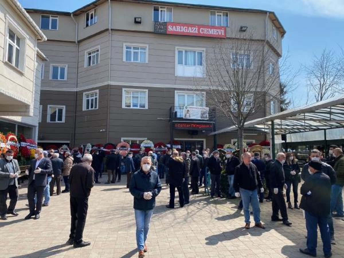 Kemal Kılıçdaroğlu kız kardeşini toprağa verdi