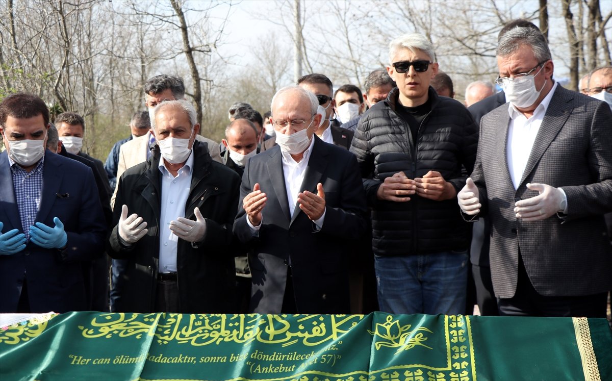 Kemal Kılıçdaroğlu kız kardeşini toprağa verdi