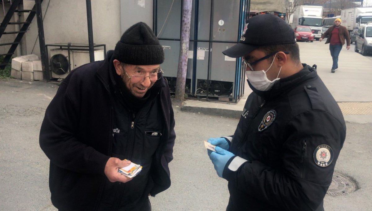 İstanbul’da yasağa uymayan yaşlılar