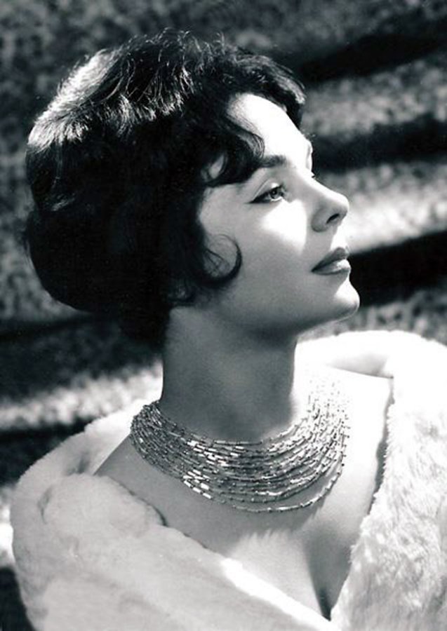 Muhterem Nur kimdir? Muhterem Nur öldü. Müslüm Gürses ile aşkları, biyografisi Muhterem Nur kimdir? Muhterem Nur öldü. Müslüm Gürses ile aşkları, biyografisi