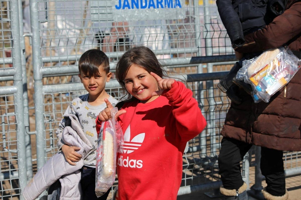 a Sığınmacıların umutlu bekleyişinde 27'nci gün