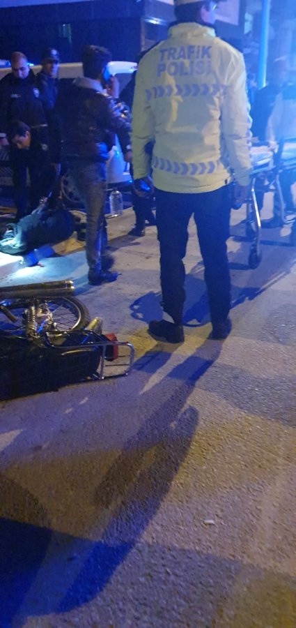 i Isparta'da kamyonet motosiklete çarptı