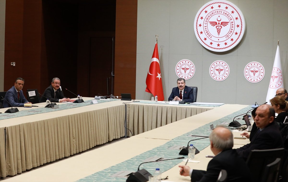 Sağlık Bakanı Koca, koronavirüste son durumu açıkladı