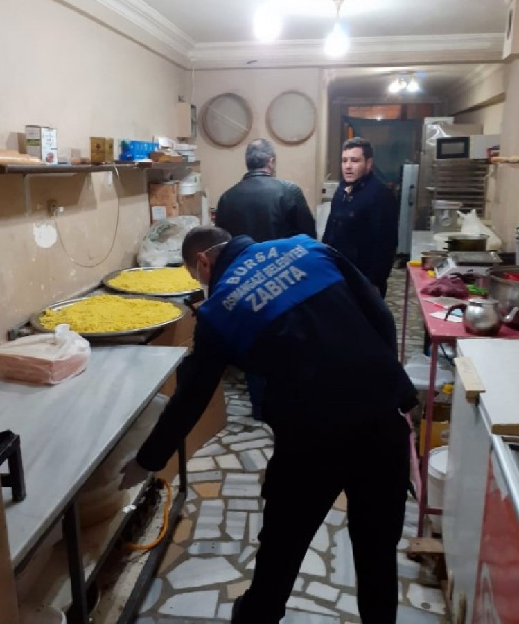 i Bursa'da merdiven altı tatlıcıya baskın