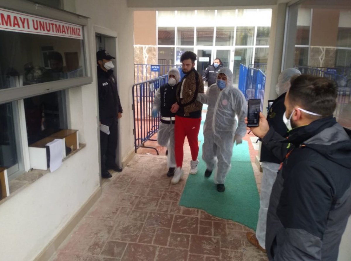 Türkiye'ye küfür eden öğrenciler gözaltına alındı