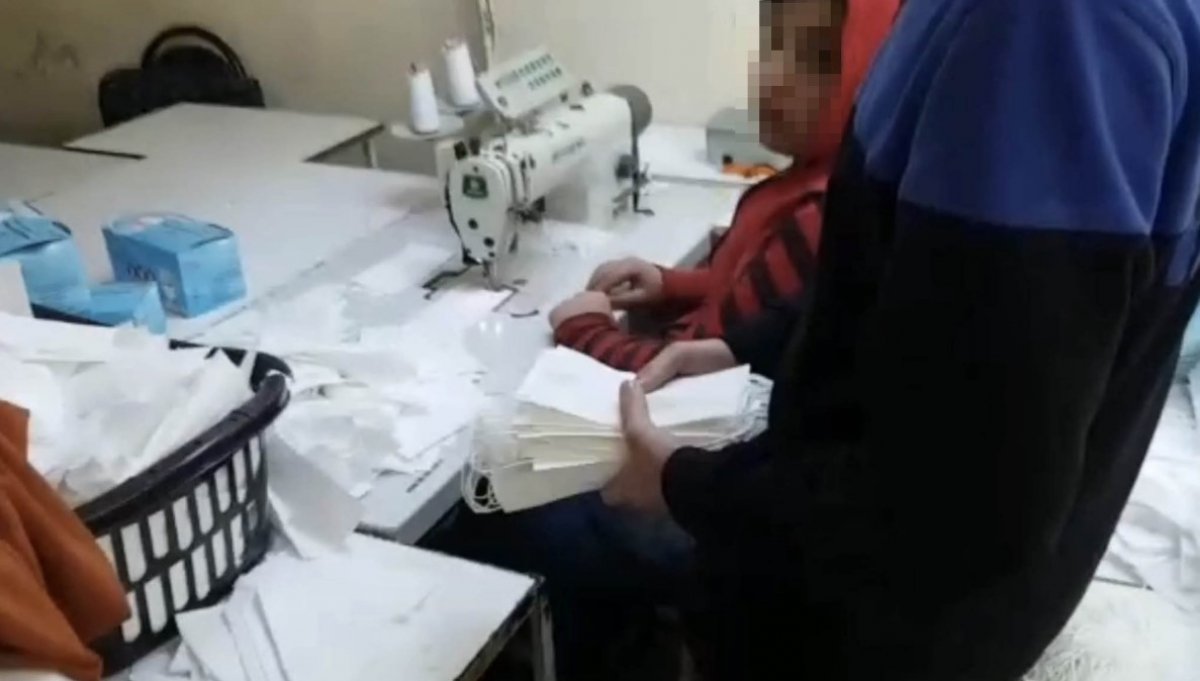 i İstanbul'da 1 milyon adet sahte maske üreten atölyeye baskın