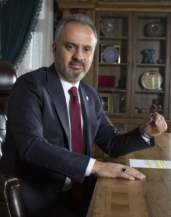 Bursa’da evsizler, virüse karşı korunuyor