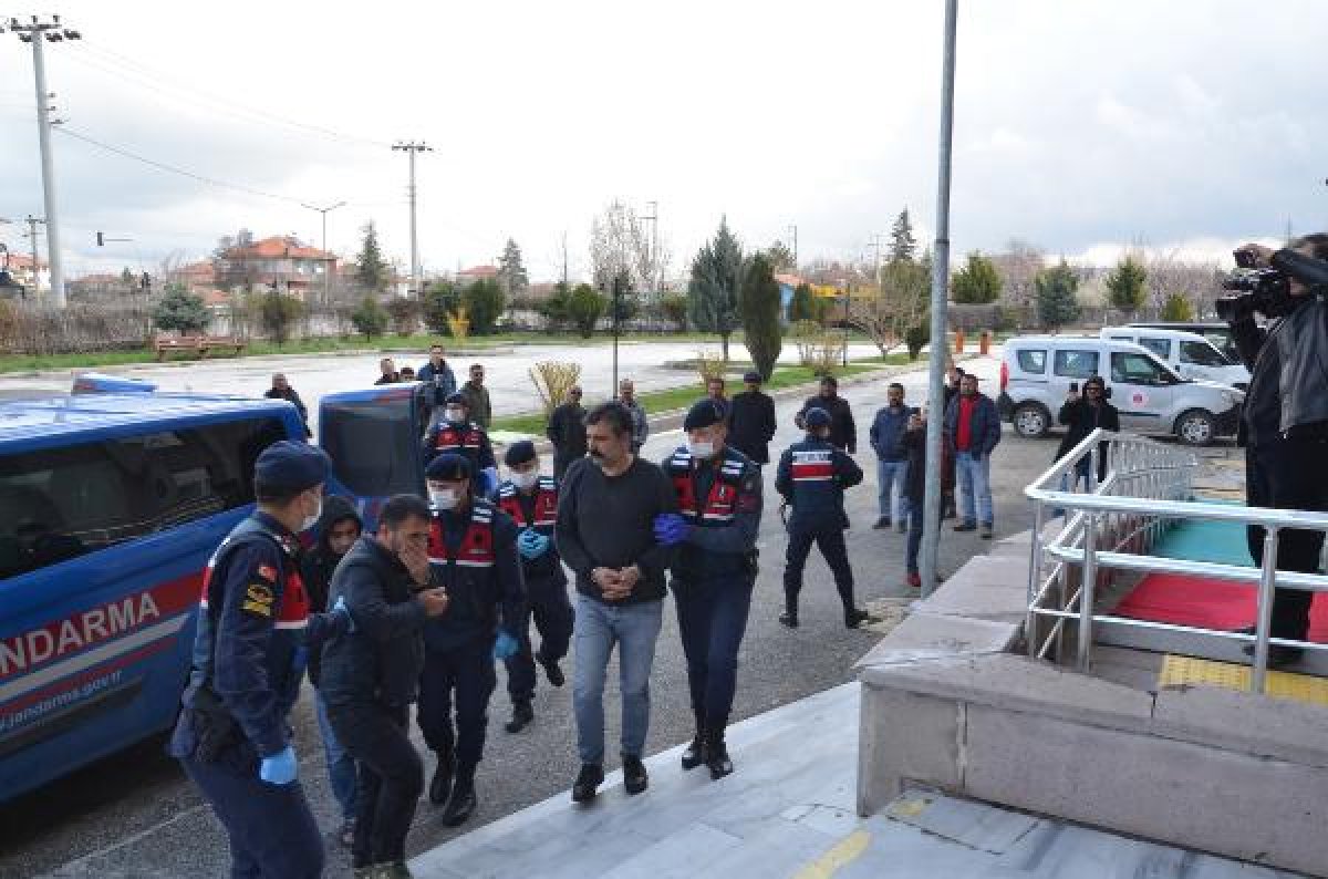 d Konya'da ahırdan büyükbaş hayvan çalan 7 kişi tutuklandı