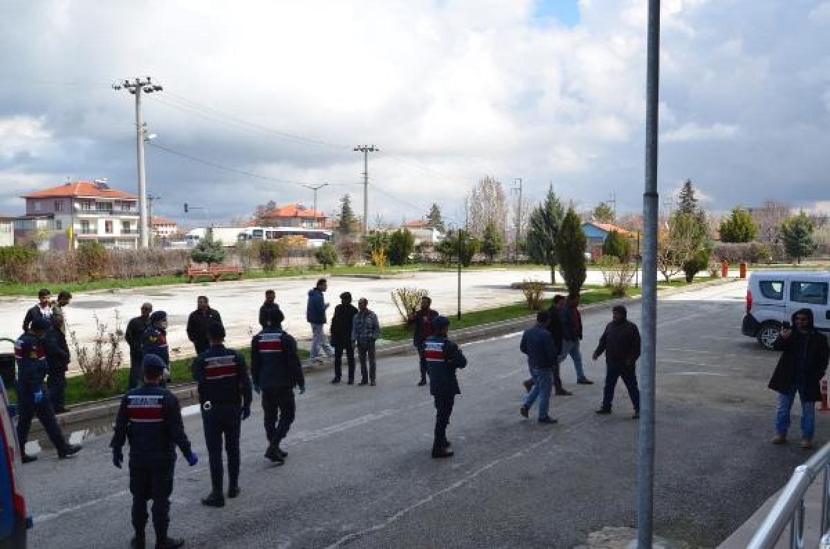 d Konya'da ahırdan büyükbaş hayvan çalan 7 kişi tutuklandı