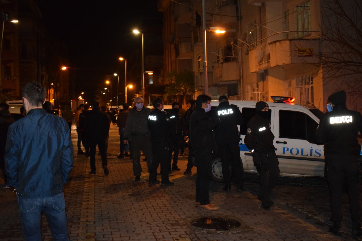 i Babasına kızıp evi ateşe verdi