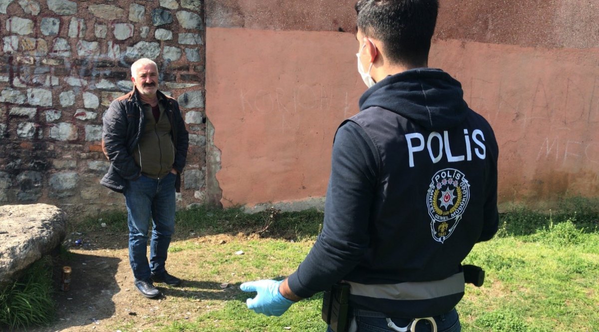 İstanbul'da yasağa rağmen sokağa çıkanlar