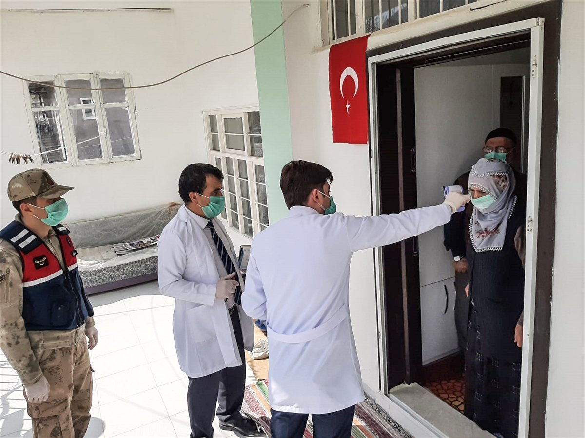 a Prof. Dr. Ceyhan: Kontrollü yaşamaya devam