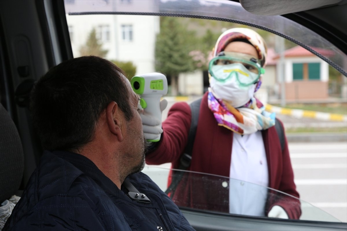 a Prof. Dr. Ceyhan: Kontrollü yaşamaya devam