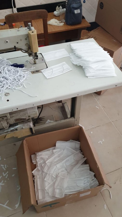 i İzmir'de kaçak maske imalathanesine operasyon