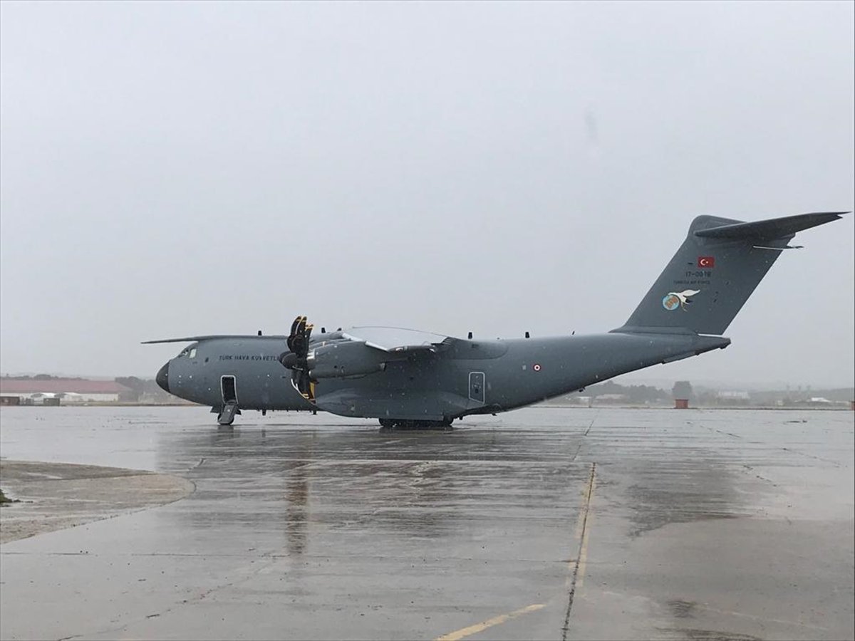 a Sağlık malzemelerini taşıyan TSK uçağı İspanya'da