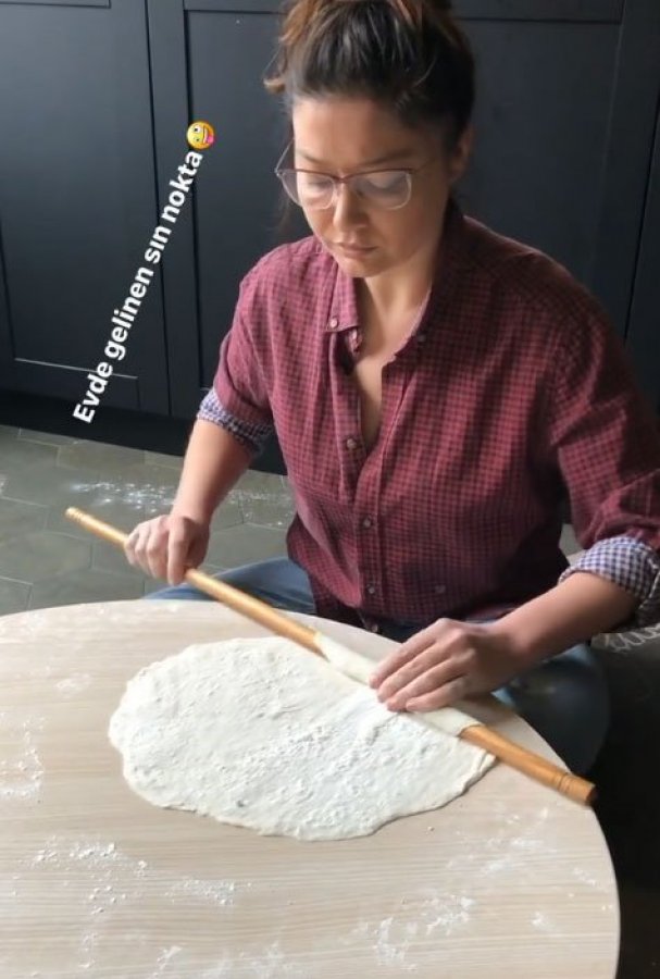 Nurgül Yeşilçay, börek açtı