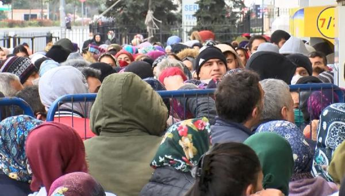 d İstanbul ve Hatay'da yardım parası kalabalığı