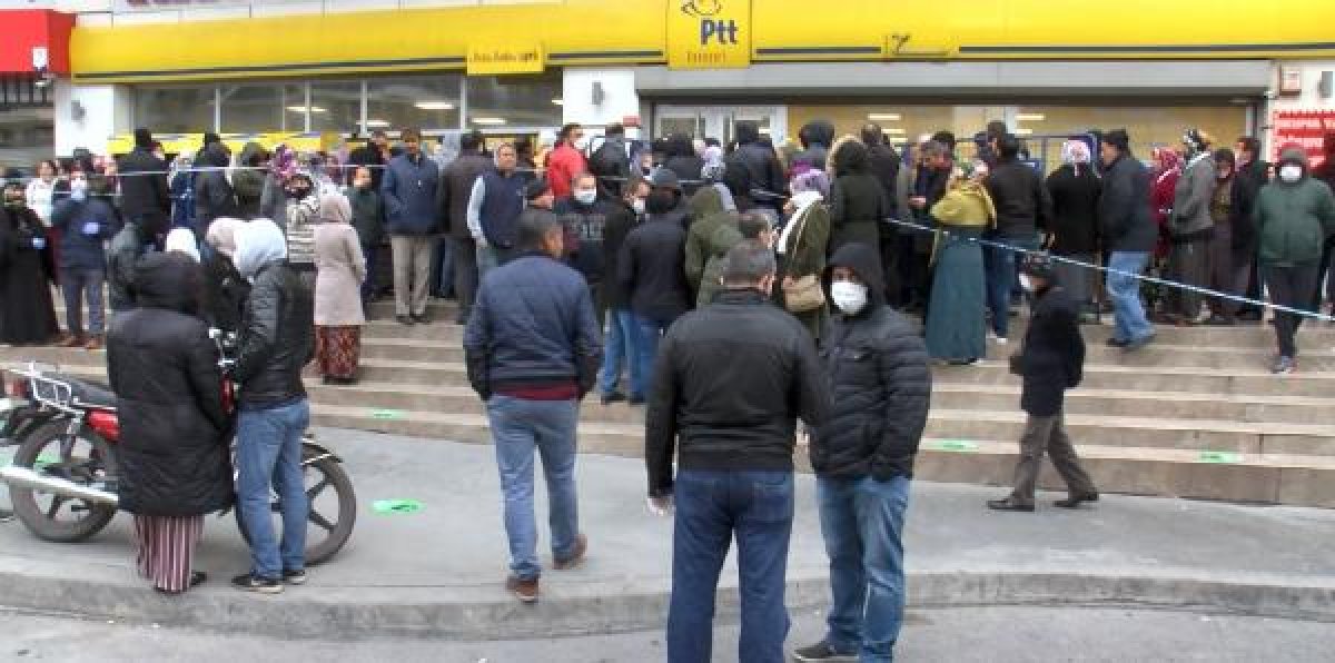 d İstanbul ve Hatay'da yardım parası kalabalığı