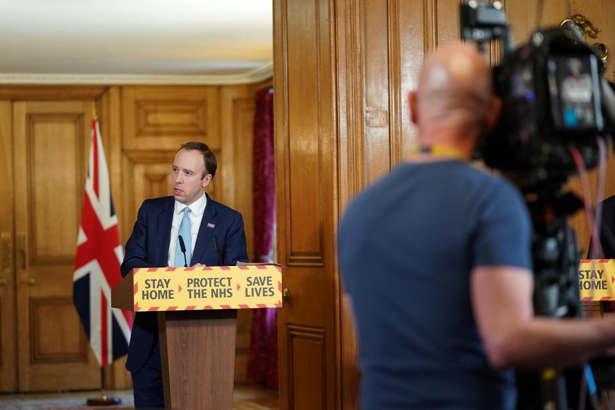 R Koronavirüs kapan İngiltere Sağlık Bakanı iyileşti