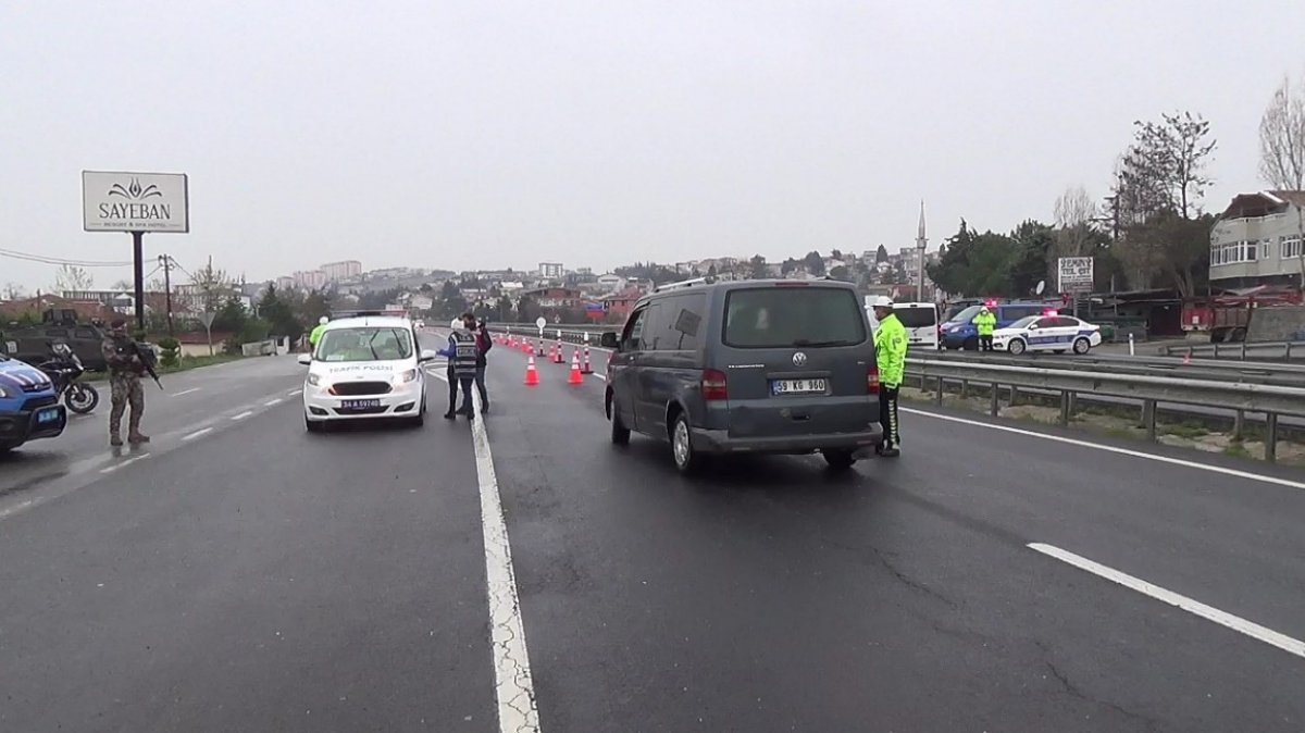 i İstanbul’a giriş yapmak isteyenler geri gönderildi