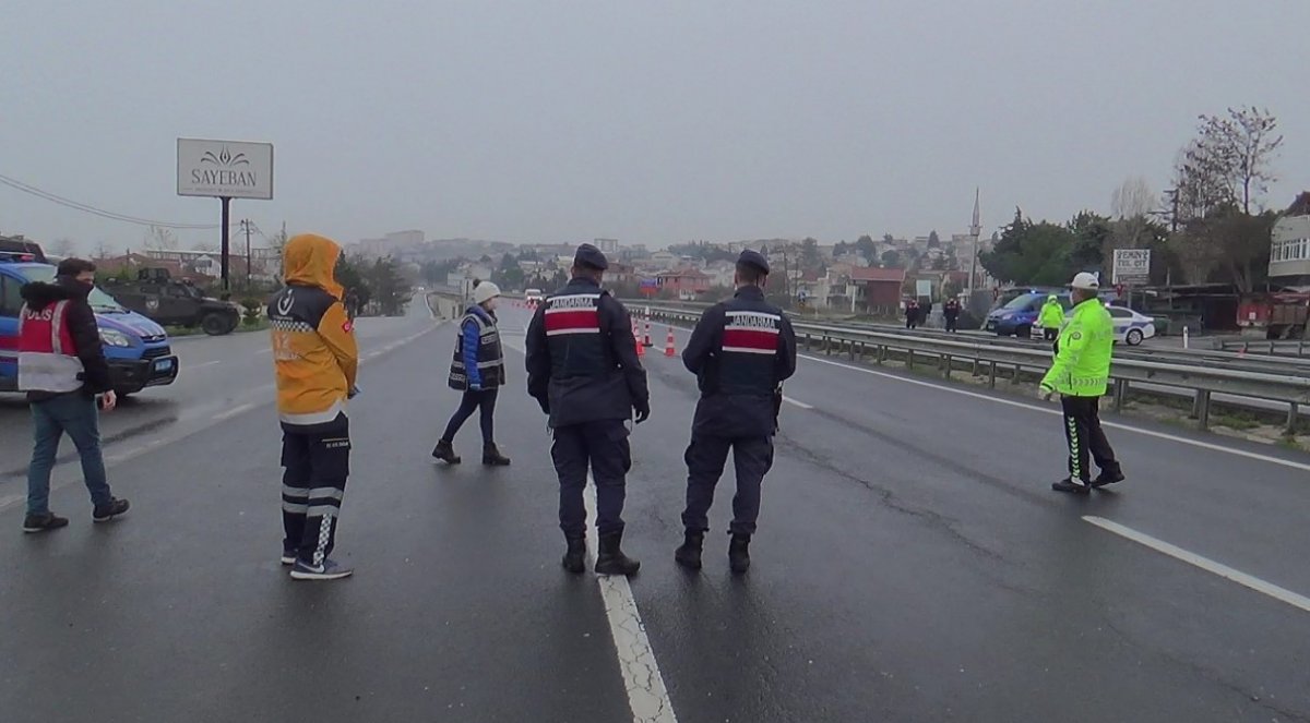 i İstanbul’a giriş yapmak isteyenler geri gönderildi