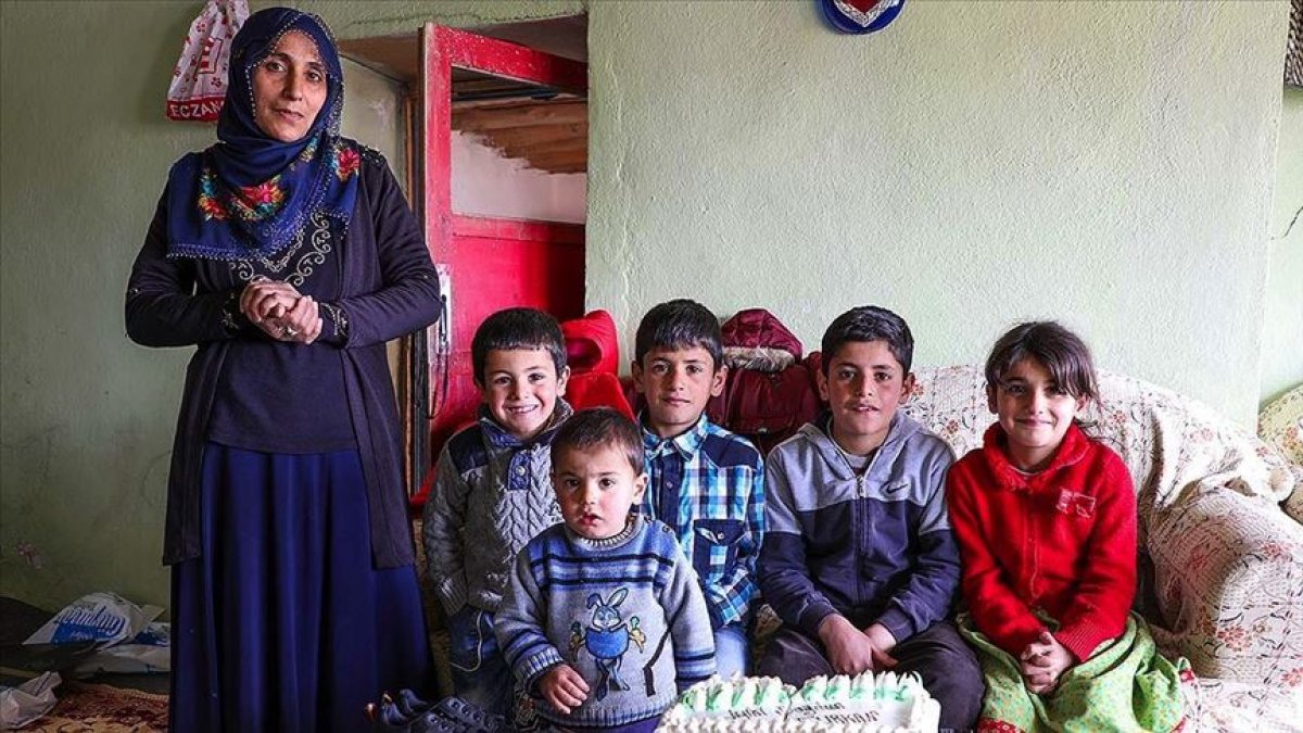 Oğluna doğum günü sürprizi isteyen anneyi kırmadılar