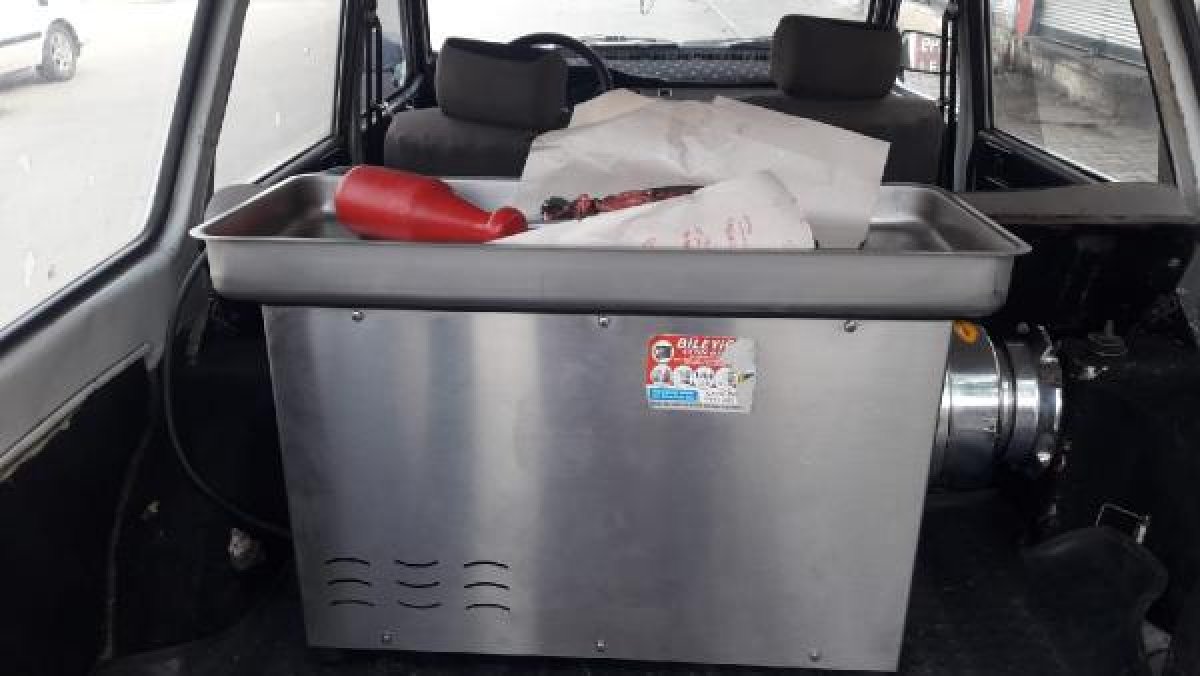 Elini kaptırdığı makine ile hastaneye götürüldü