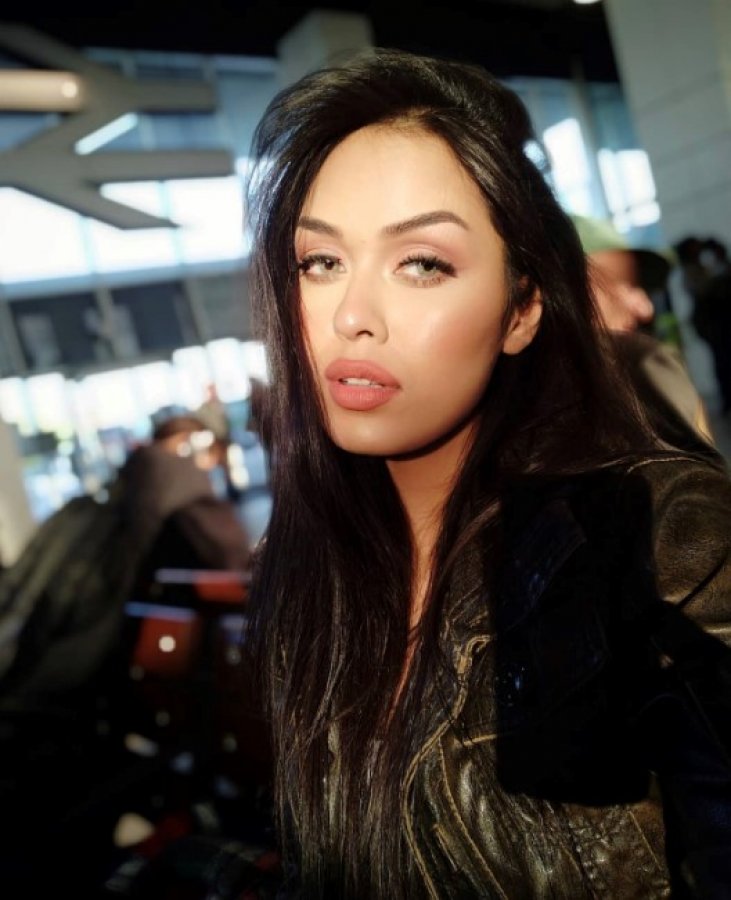 İngiltere güzellik kraliçesi koronavirüs için döndü