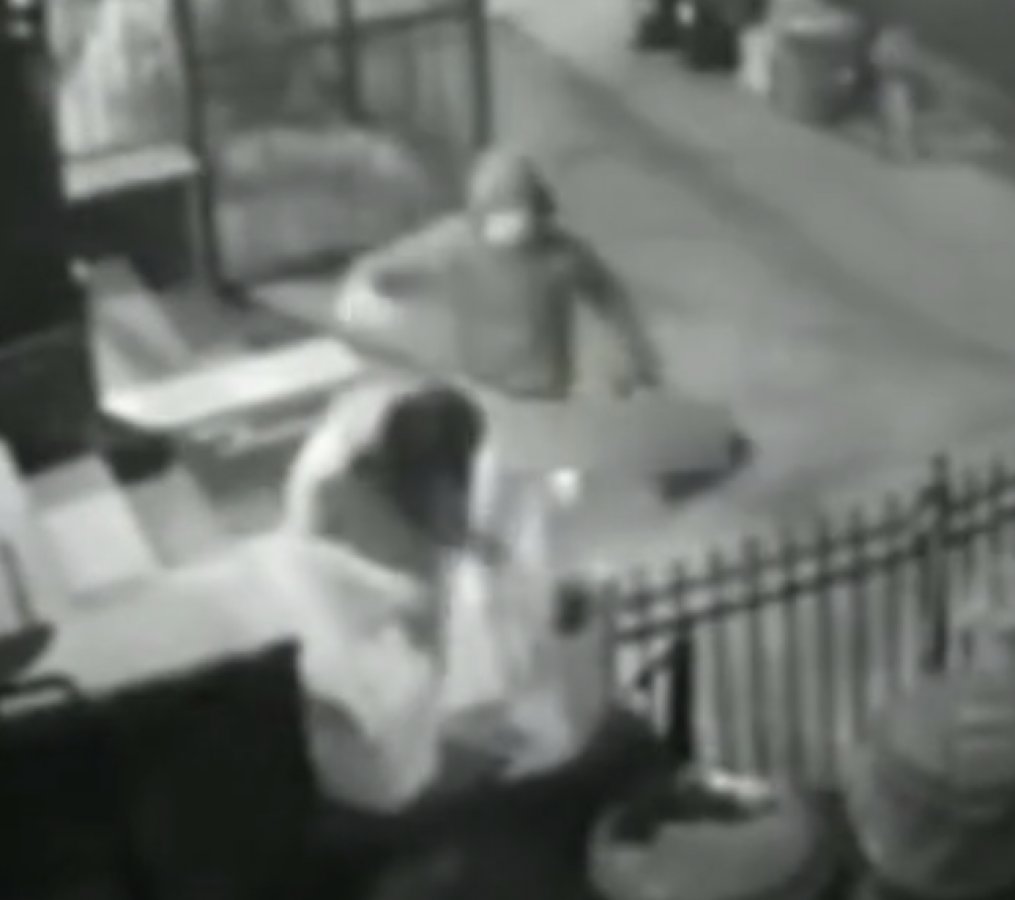 d ABD'de Asyalı kadına asitli saldırı