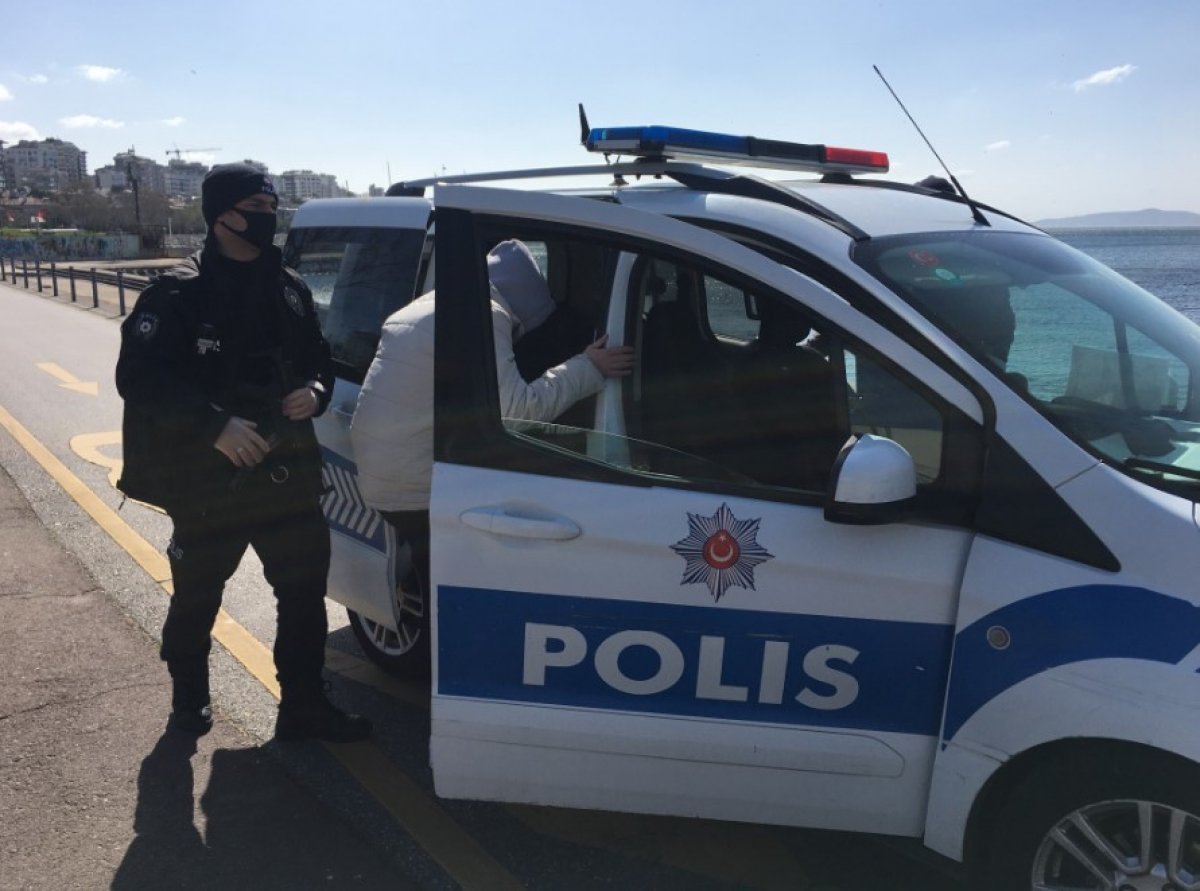 Önce muhabire sonra polise yakalanan gençler cezayı yedi
