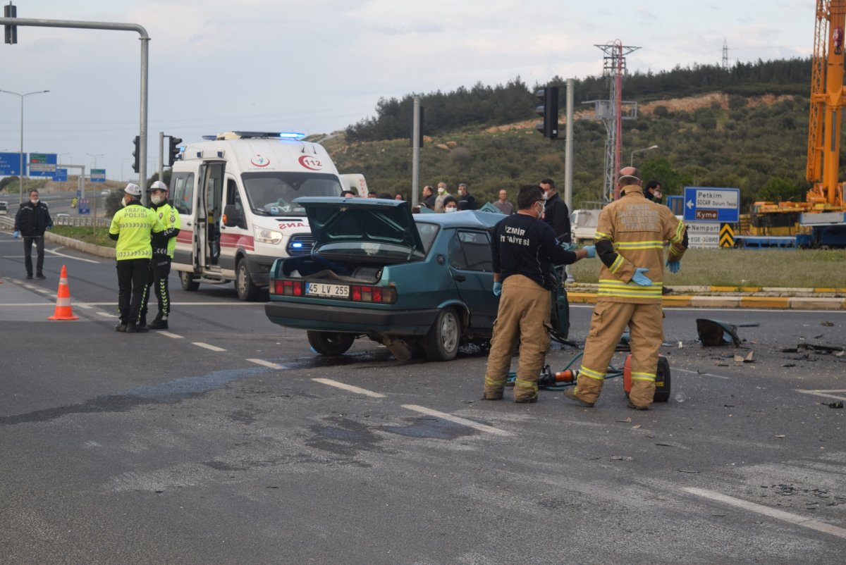 i İzmir'de trafik kazası: 1 ölü