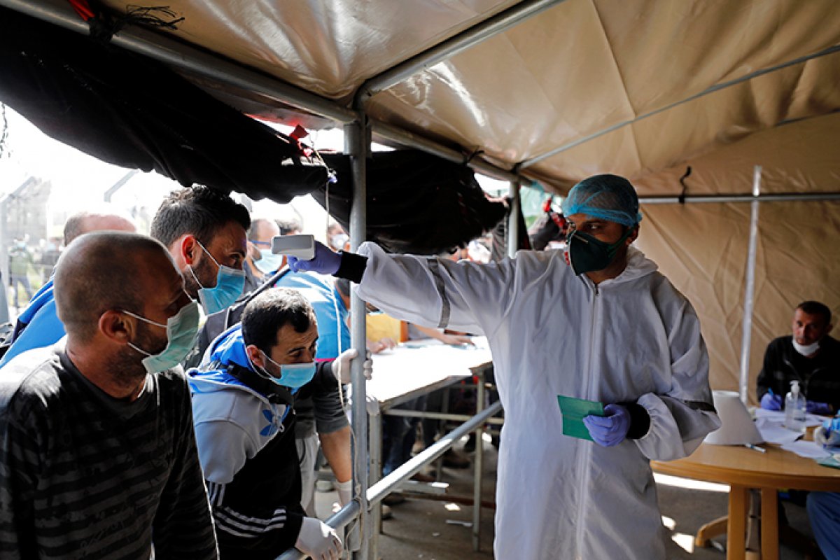 Dünyadan koronavirüs testi manzaraları