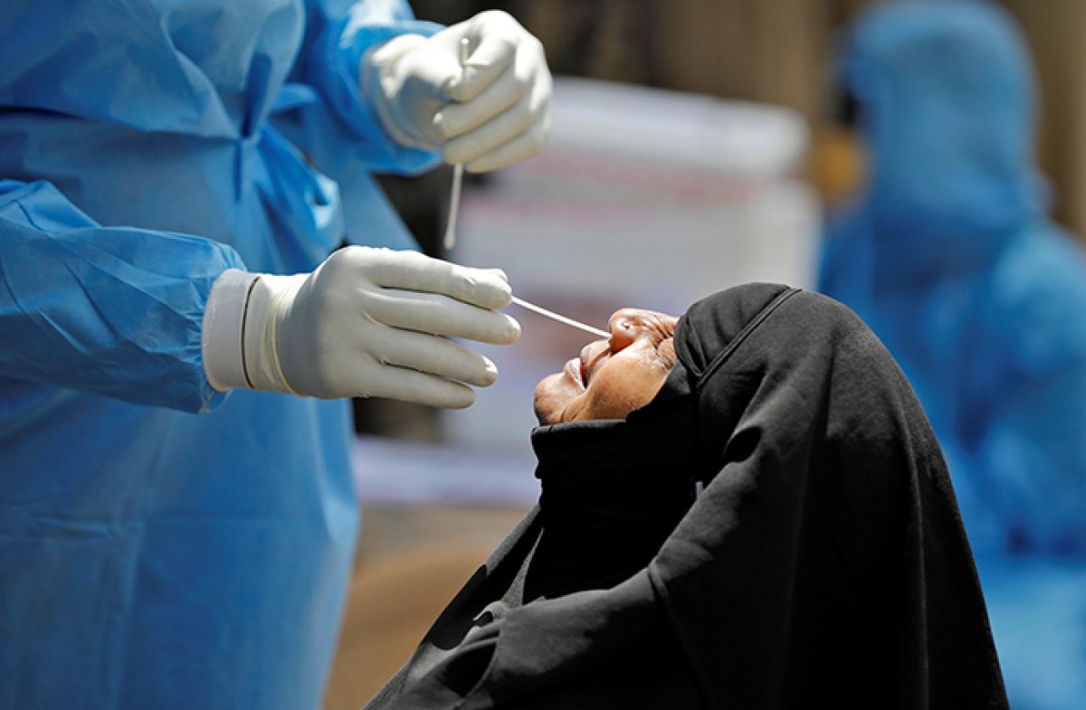 Dünyadan koronavirüs testi manzaraları