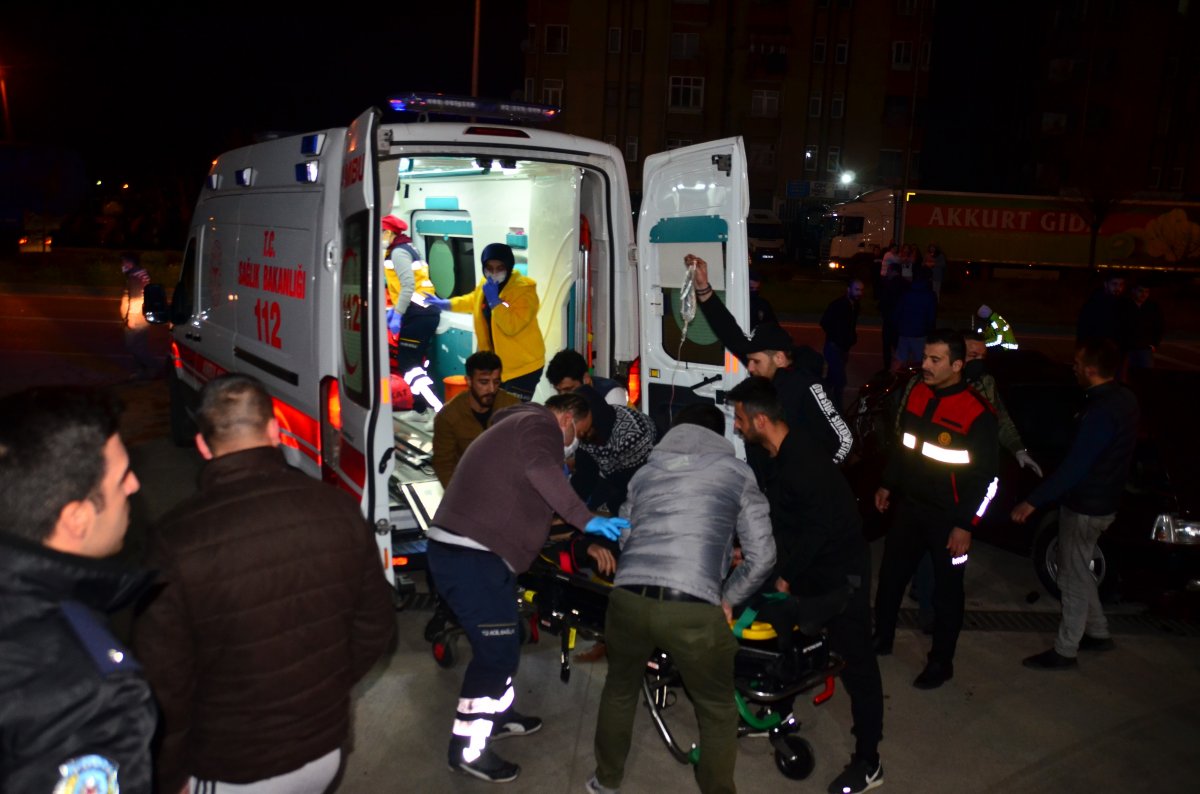 Samsun'da trafik kazası: 2'si ağır 3 yaralı