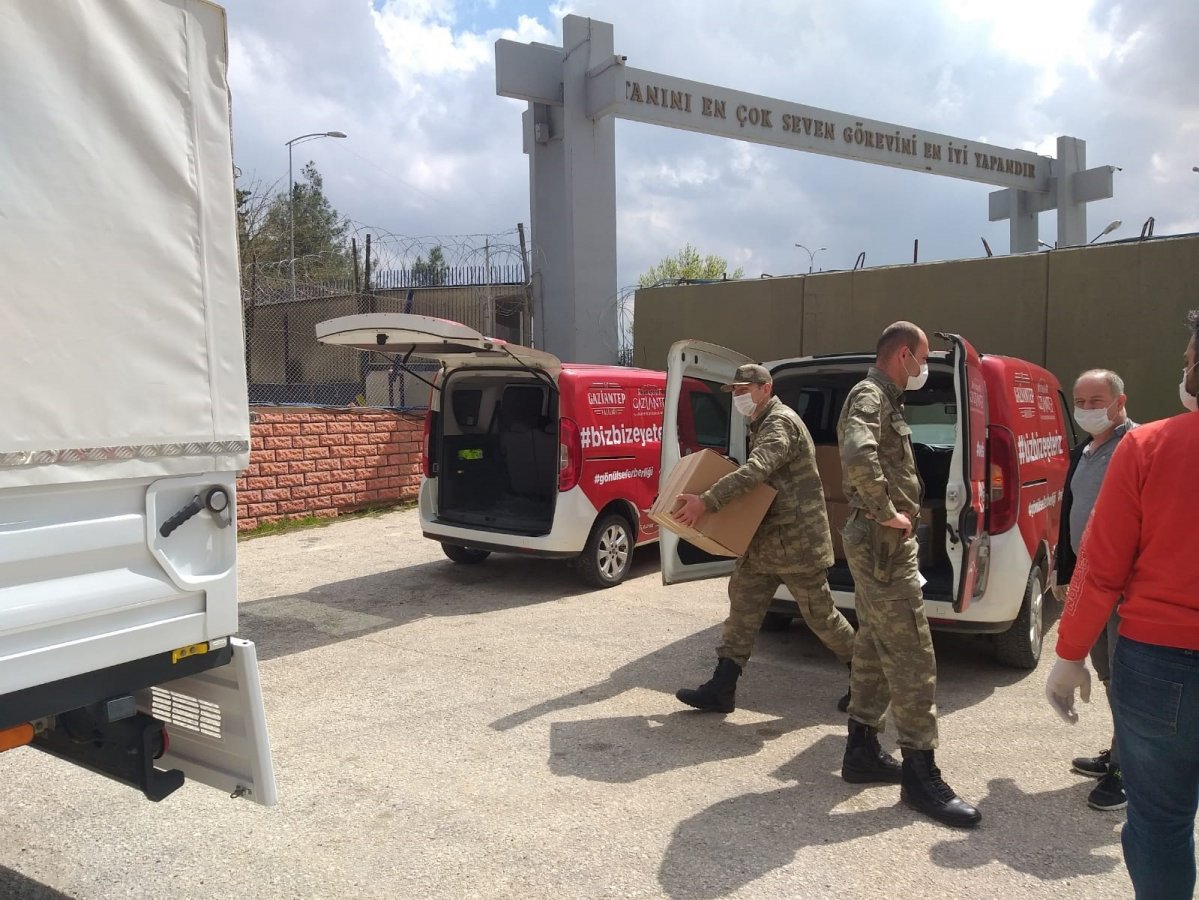 iha Gaziantep Belediyesi'nden Mehmetçik'e maske desteği