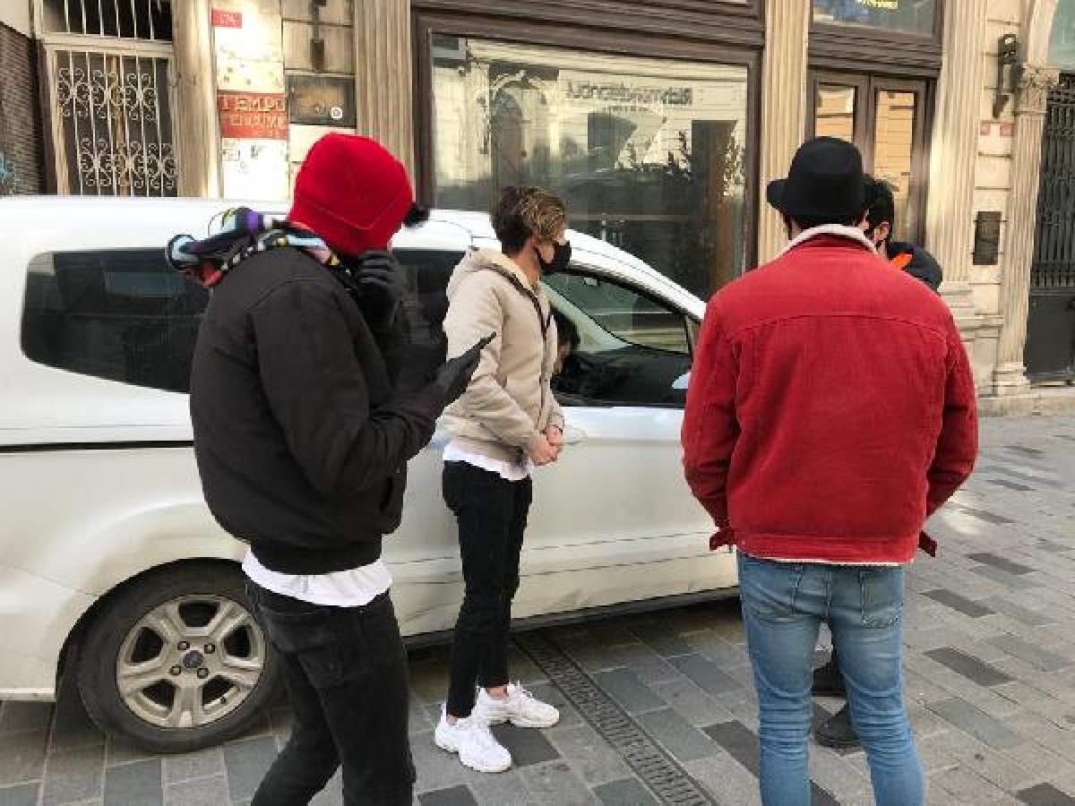 İstanbul'da polis tokalaşanları affetmedi