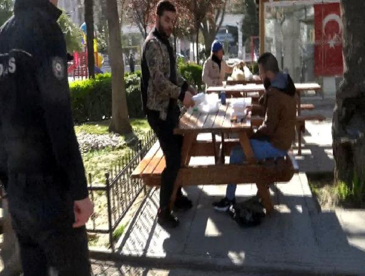 Avcılar'da güneşi gören parka koştu