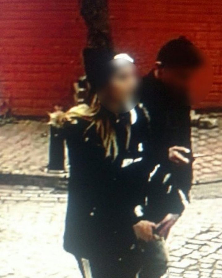 i Dolandırıcı kameraları görünce 'çekmeyin' dedi