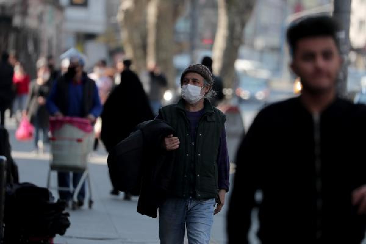 İstanbul'da sosyal mesafe kuralı hiçe sayıldı